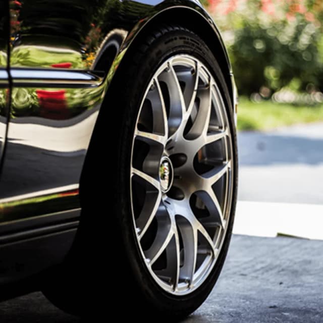 How to perform a tyre pressure check